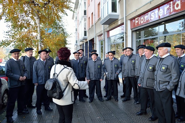 Zeure auzoan erosteak soinu ona du